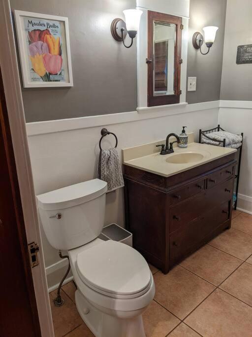 Fredonia Large Bakery Apartment - Central Downtown Location מראה חיצוני תמונה