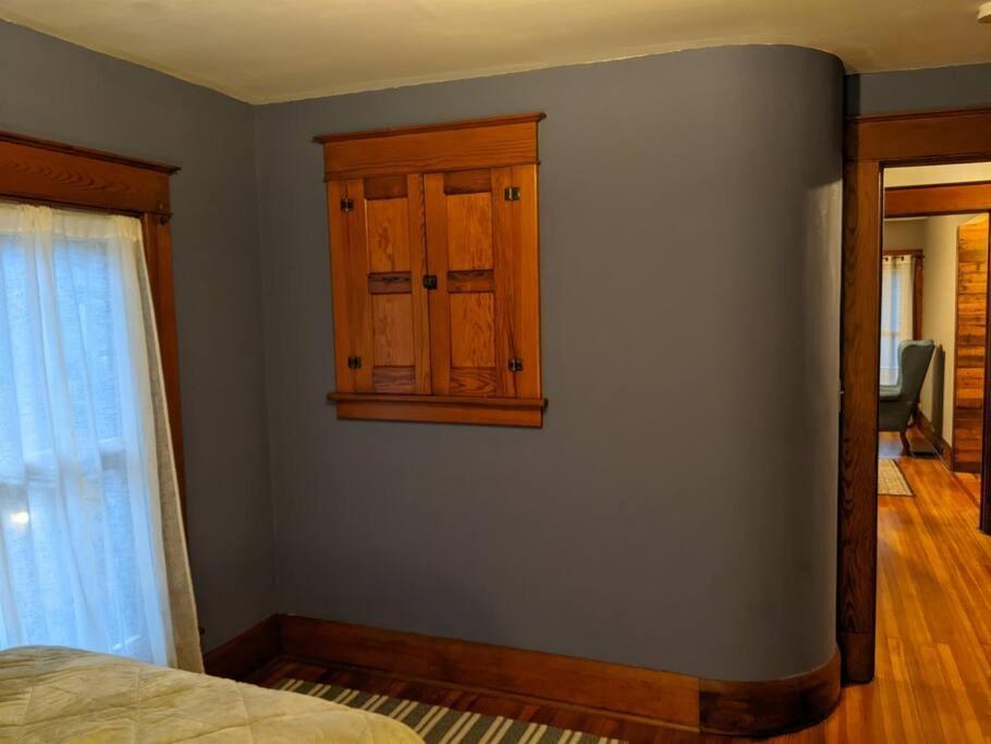 Fredonia Large Bakery Apartment - Central Downtown Location מראה חיצוני תמונה